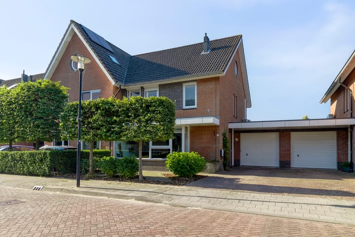 Photo of property Bartholomeus Boschsingel 10, Numansdorp