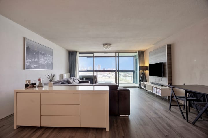 Bas Paauwestraat 42 in Rotterdam foto