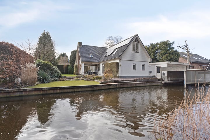 Photo of property Beatrixlaan 10, Warmond