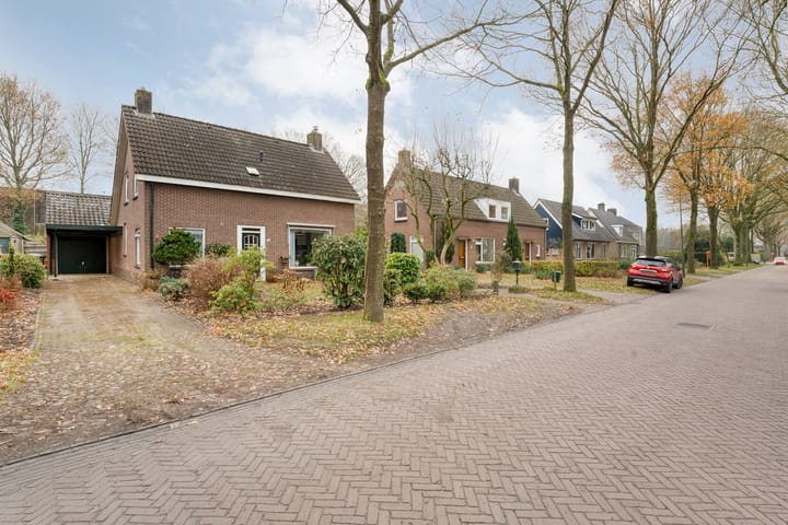 Photo of property Beatrixlaan 39, Oosterhesselen