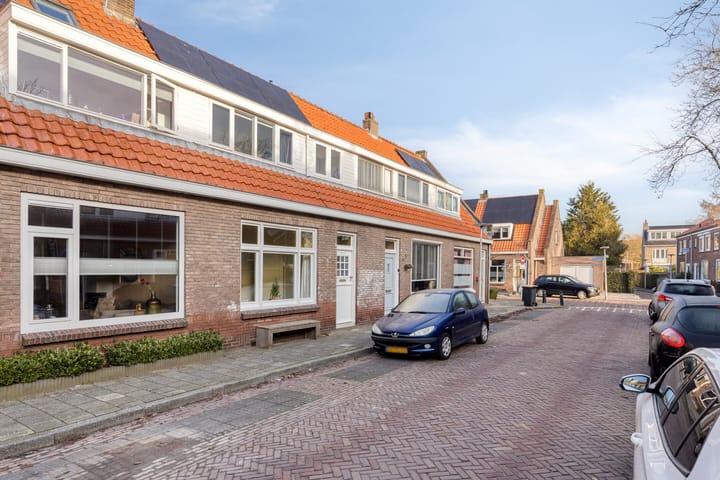 Photo of property Beatrixstraat 15, Lisse