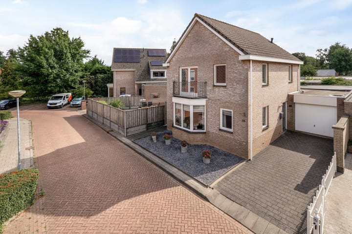 Photo of property Beatrixstraat 15, Moerdijk