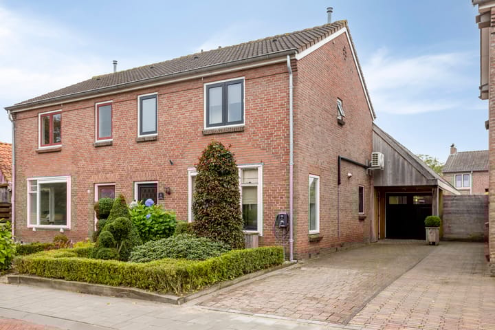 Beatrixstraat 3 in de Lutte