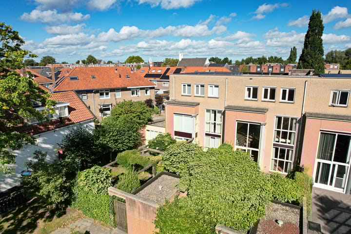 Beatrixstraat 4 in Sneek photo