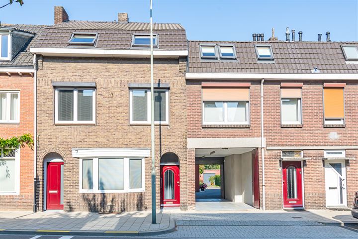 Beekhoverstraat 5 in Geleen