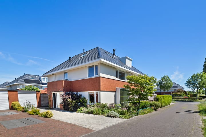Photo of property Beekjufferhof 9, 's-Gravenhage