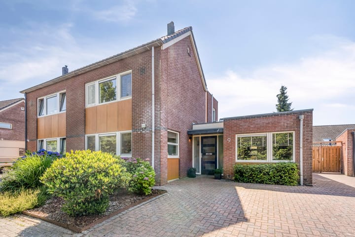 Beekland 9 in Roden