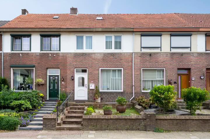 Beekstraat 18 in Limbricht