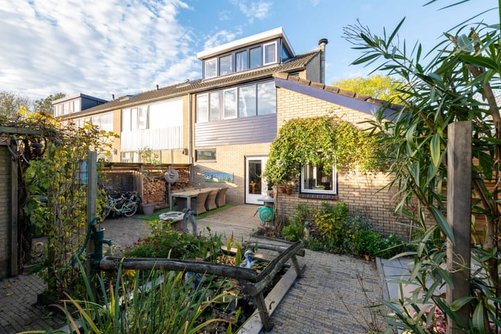 Beeloostraat 12 in Hellevoetsluis