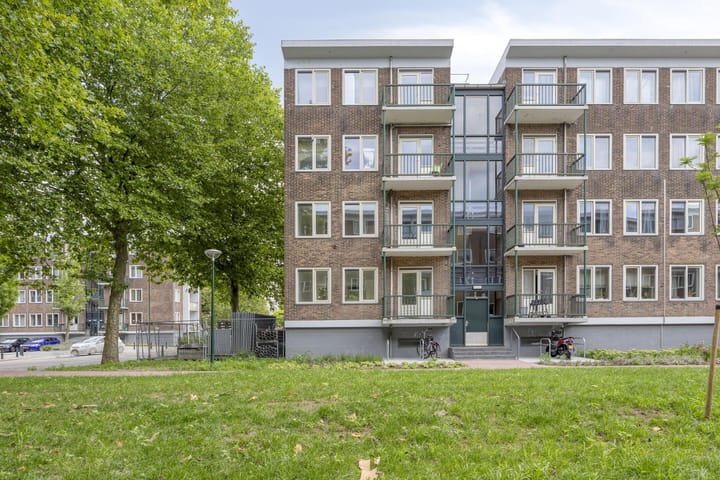 Beeningerstraat 17A in Rotterdam photo