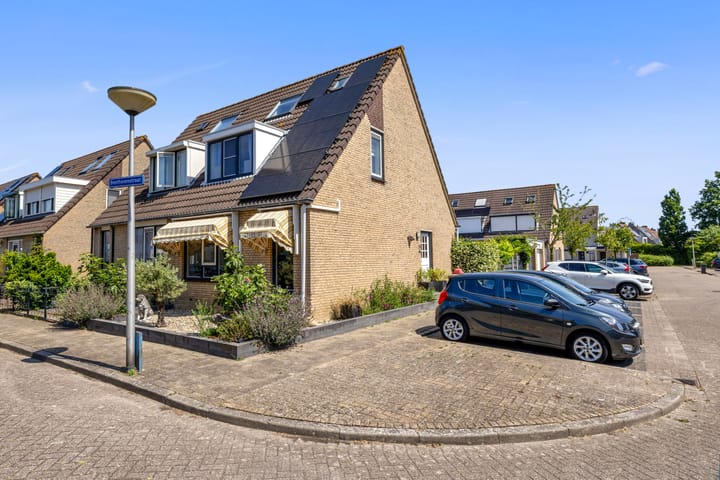 Photo of property Beethovenstraat 25, Hellevoetsluis