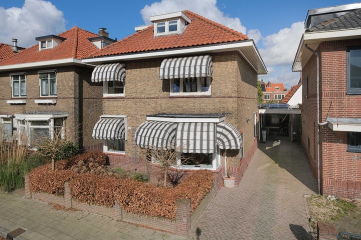 Photo of property Begoniastraat 12, Almelo