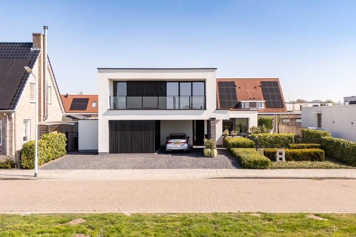 Photo of property Begoniastraat 8, Graauw