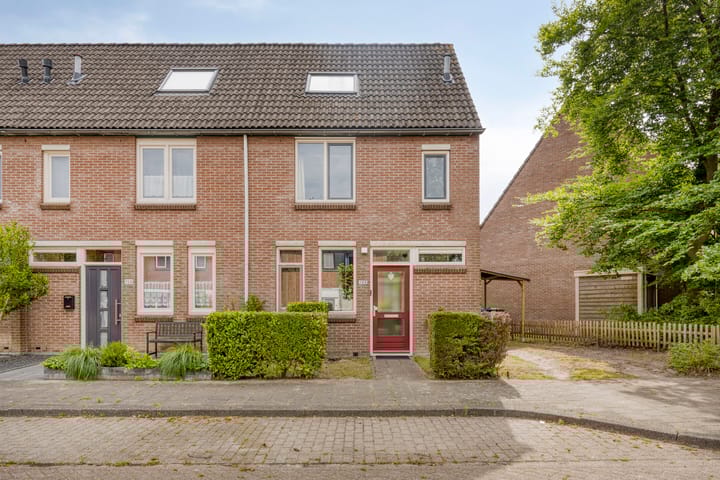 Bekspringhoek 156 in Enschede