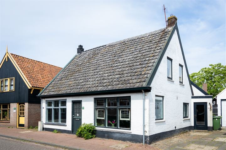 Beltstraat 22 in Hippolytushoef