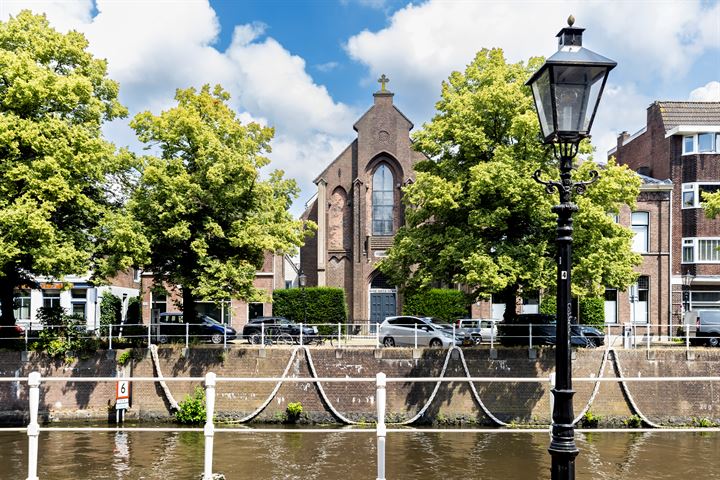 Bemuurde Weerd O.Z. 56 in Utrecht photo