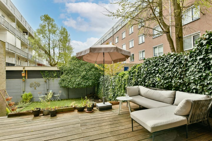 Ben Viljoenstraat 4A in Amsterdam photo
