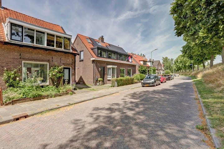 Benedenrijweg 239 in Ridderkerk
