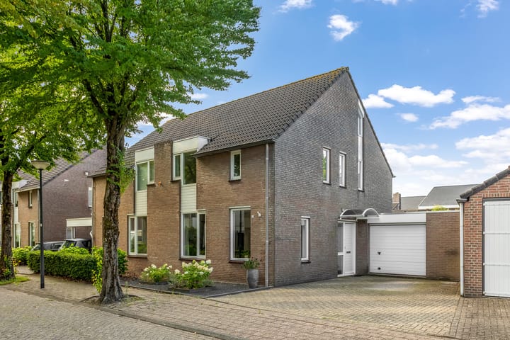 Benedictastraat 2 in Bavel