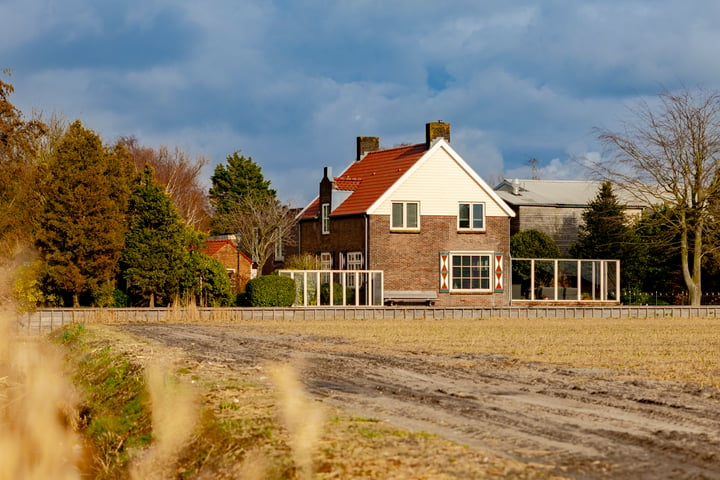 Bennebroekerdijk 215 in Cruquius