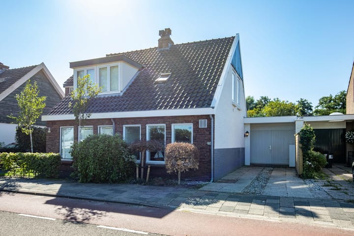 Bennebroekerdijk 256 in Cruquius