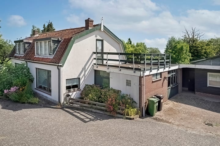 Bennebroekerdijk 80 in Zwaanshoek