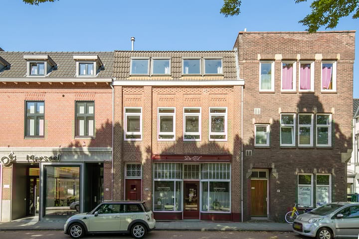 Benzenraderweg 20 in Heerlen foto