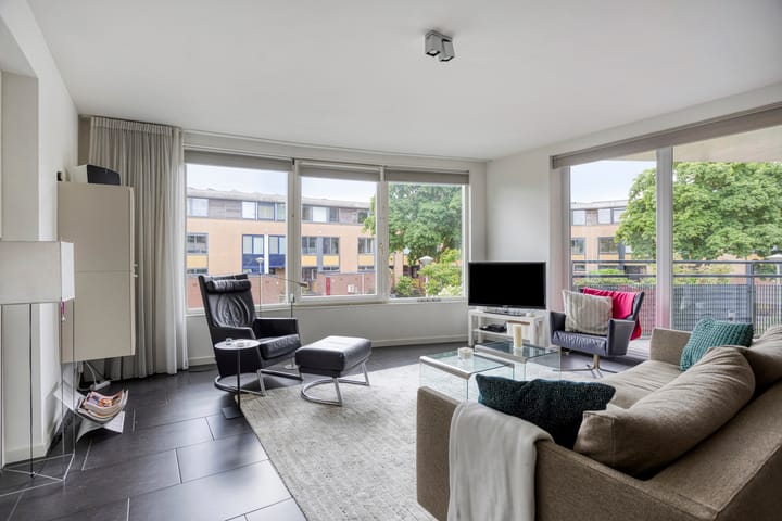 Bep van Klaverenboulevard 76 in Amsterdam