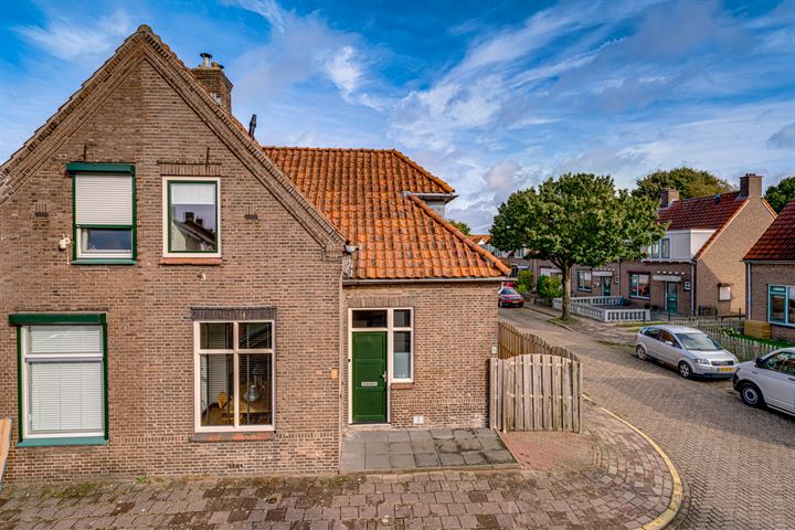 Photo of property Berenicestraat 2, Tolkamer