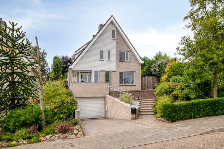 Berglaan 29 in Woensdrecht foto