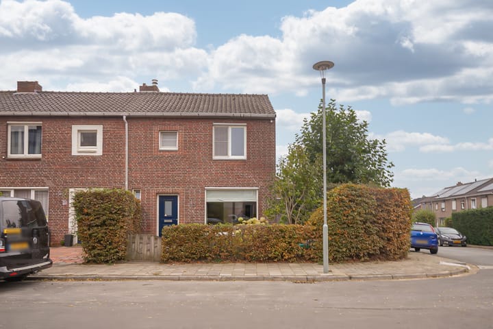 Bergplein 41 in Hoensbroek photo