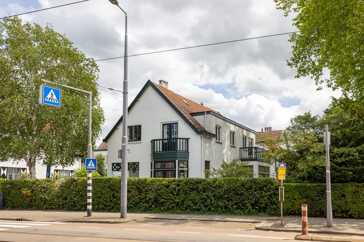 Bergse Plaslaan 2 in Rotterdam Foto