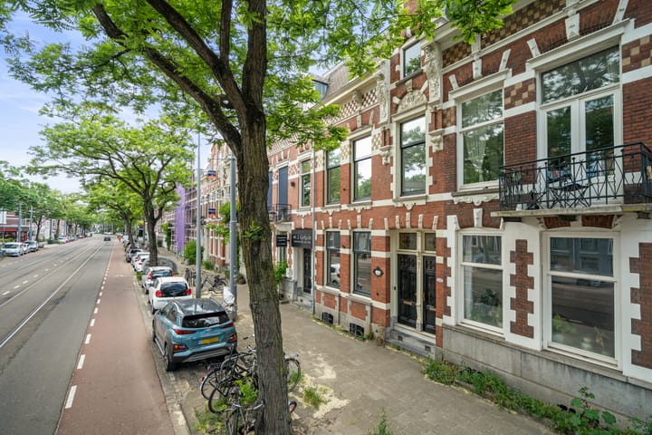 Bergweg 123A in Rotterdam