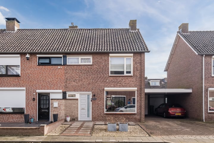 Berkehoutstraat 7 in Helmond