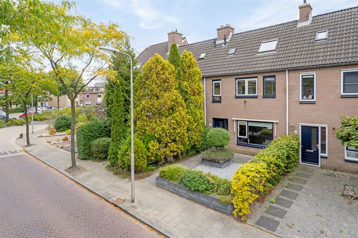 Berkhoutlaan 28 in Emmeloord