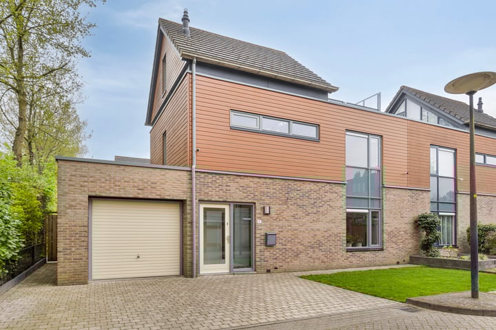 Photo of property Bernard Zweersstraat 11, Deventer