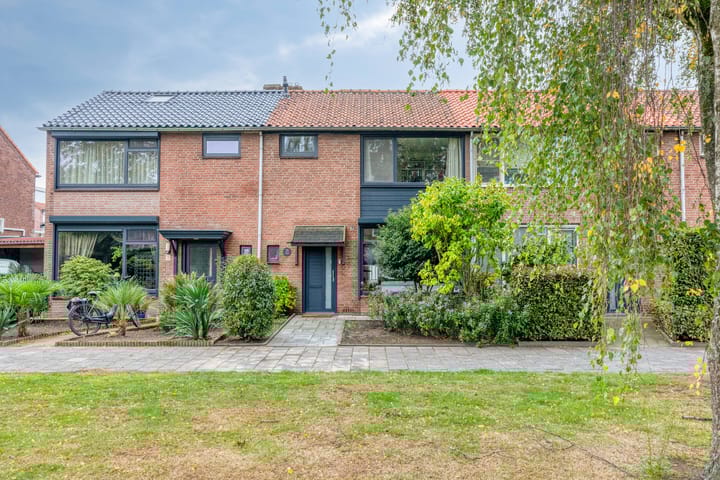 Photo of property Bernhardlaan 35, Etten-Leur