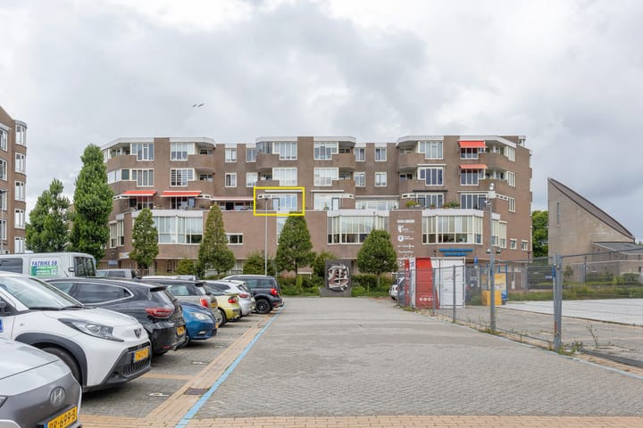 Bernhardplein 84 in Den Helder foto