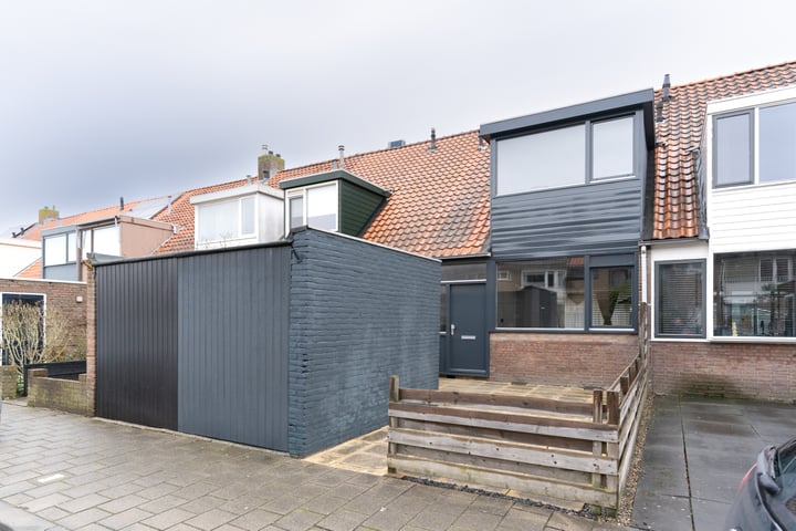 Photo of property Bernhardstraat 21, Rhoon