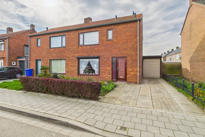 Bernhardstraat 25 in Westdorpe Foto