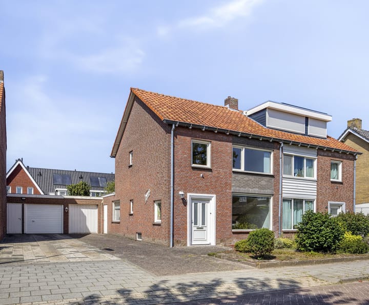 Bernhardstraat 29 in Riel