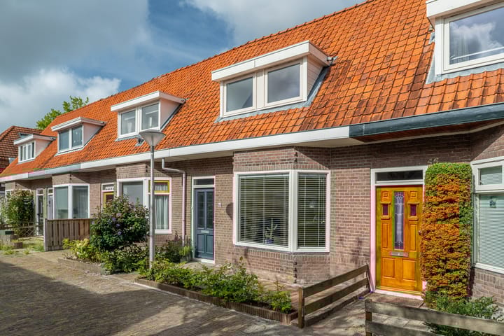 Bernhardus Bumastraat 43 in Leeuwarden foto