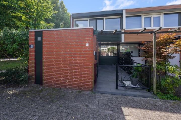 Bertram 119 in Uithoorn