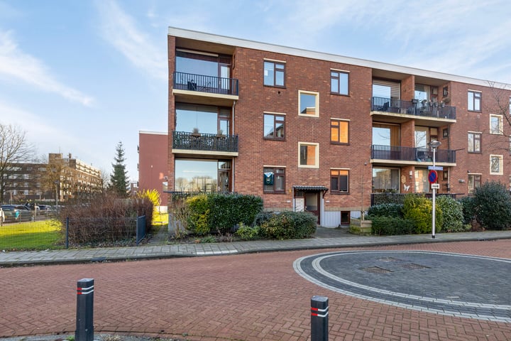 Betje Wolffstraat 1 in Spijkenisse