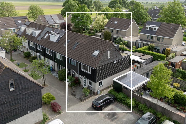 Betsy Perkstraat 16 in Alphen aan den Rijn