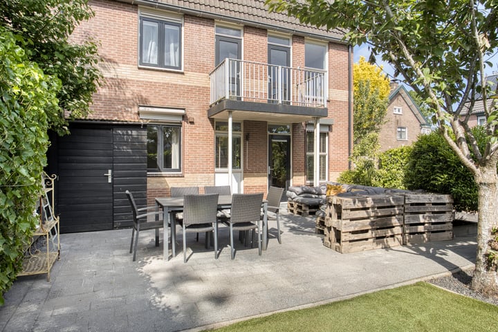 Betsy Westendorpstraat 1 in Apeldoorn photo