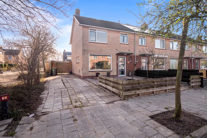 Photo of property Beukenlaan 2, Wieringerwaard