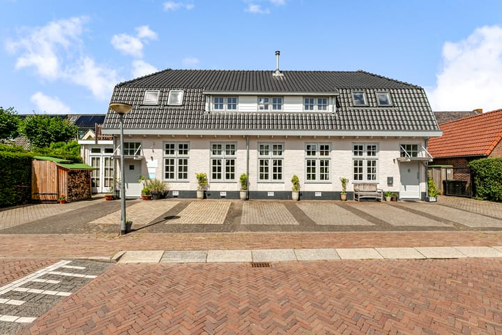 Beursweg 2 in Huizen foto