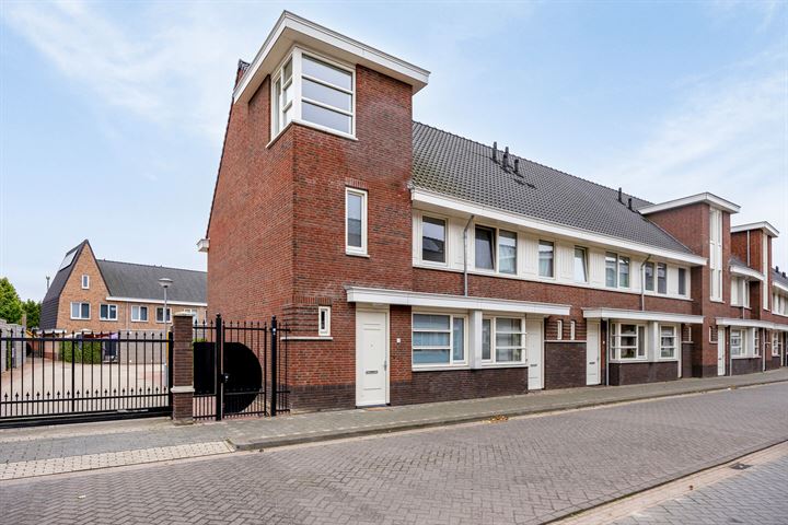 Beverstraat 1 in Helmond