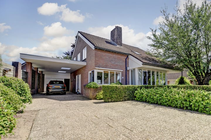Photo of property Bevertstraat 11, Haaksbergen